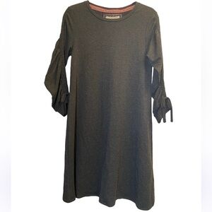 CUPIO DARK GRAY DRESS WITH RUCHED SLEEVES SIZE SMALL PETITE